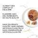 Galette de nourriture humide pour animal avec une carotte sur assiette blanche et fond en marbre ; le texte français indique « Aliment 100% complet et équilibré. »