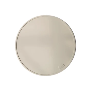 Eine runde, beige Haustierschüssel mit einer glatten Oberfläche und einem kleinen Logo, das 'LUCY BIALU' an der Seite liest.