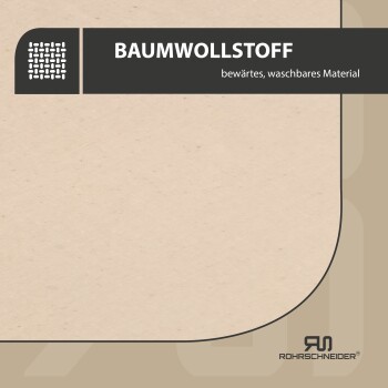 Beige Stoffprobe mit der Aufschrift "BAUMWOLLSTOFF" und dem Text "bewährtes, waschbares Material", was darauf hinweist, dass es sich um ein getestetes, waschbares Material handelt.