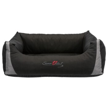 Schwarzes Haustierbett mit grauen Akzenten, mit dem Logo "SamoaVital" auf der Vorderseite gestickt.