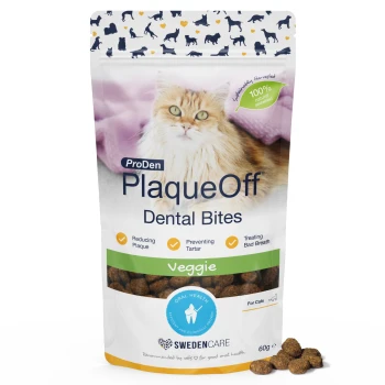 ProDen PlaqueOff Dental Bites Veggie bag for cats with cat photo and 100% natural seaweed badge