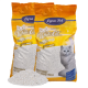Zwei Säcke Lyra Pet White Cat Katzenstreu, mit einem Bild einer weißen Katze und gelber Verpackung, mit einem Haufen Streu davor.