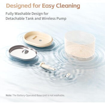 Komponenten eines Haustier-Wasserbrunnens im Wasser: abnehmbarer Tank, Edelstahldeckel, kabellose Pumpe. Text: "Einfache Reinigung" und "Basiseinheit nicht waschbar."