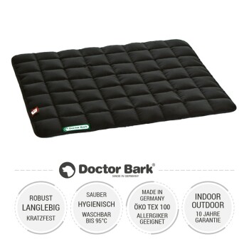 Schwarze Tiermatte mit einem gesteppten Design, beschriftet mit "Doctor Bark", mit Text über Haltbarkeit, Hygiene und Waschbarkeit.