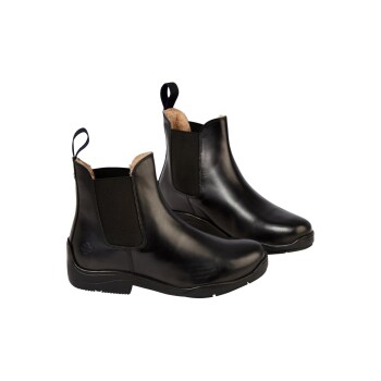 Ein Paar elegante schwarze Leder-Stiefeletten mit elastischen Seitenpaneelen und weicher Innenausstattung, entworfen für Komfort und Stil.