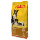 Gelber Hundefutterbeutel mit der Aufschrift "JOSI DOG" und Bildern von Welpen, mit den Texten "FAMILY (29/17)" und "PUPPY", der eine hochenergetische Ernährung betont.