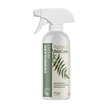 Eine Sprühflasche mit der Aufschrift "Dermigard Pferd Relax BioCare" für die Tierpflege, mit grünen Blättern und Text über Haut- und Haargesundheit.