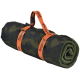 Couverture pour chien roulée motif camouflage vert avec sangle de transport orange portant l'inscription «Dogs Creek».