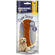 Hond kauwsnack met een grote bruine botvormige traktatie op een lichte houten achtergrond, gelabeld 'Chew Snack Bones' in meerdere talen.