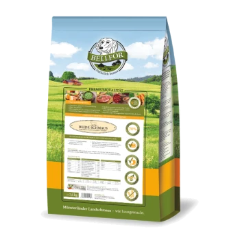 Ein 7,5 kg Sack BELFOR Hundefutter mit der Aufschrift "HEIDE-SCHMAUS", vor einer malerischen Landschaft und einem Premium-Qualitätssiegel.