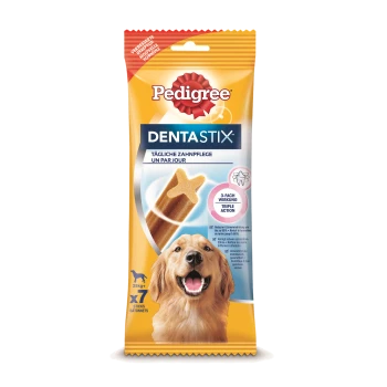 Verpackung von Pedigree DentaStix Hundezahnpflege-Leckerlis mit einem lächelnden Golden Retriever, mit Text, der "Dreifachwirkung" und Vorteile hervorhebt.