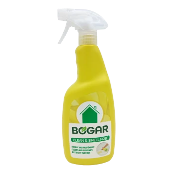 Gelbe Sprühflasche mit der Aufschrift BOGAR, einem grünen Hauslogo und dem Text "CLEAN & SMELL FREE" sowie "CLEANS AND PERFUMES".