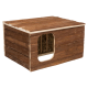 Holzhaustierhaus mit natürlicher Oberfläche, mit einer Frontöffnung und mit Heu gefüllt, ideal für kleine Tiere.