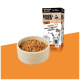 Schale Nassfutter mit DOGS'n TIGER Sparpack-Box, Beschriftungen 'DOGS'n TIGER', 'Value Pack', 'Gaudi', 'Huhn mit Truthahn'.