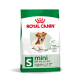 Royal Canin Hundefuttertüte für kleine Rassen (S), für Hunde bis 10 kg, ab 12 Jahren, fördert Gewichtserhaltung und Vitalität.