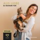 Eine Frau hält eine getigerte Katze in ihren Armen und lächelt. Das Bild zeigt den Text "AUS LIEBE ZU DEINEM TIER" und das Peticare-Logo.
