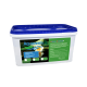 Container 'Teich-Reparatur' mit blauem Deckel, mit einem Hintergrund von Koi-Fischen. Text: 'DIE BIOLOGISCHE ALTERNATIVE BEI FADENALGEN.'