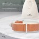 Brauner Leder-Haustierhalsband auf Marmor, mit einer beigen Tasche mit der Aufschrift "FREUDENTIER" und Text über Qualitätsproduktion in den Niederlanden.