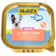 Haustierfutterbehälter mit einem Französischen Bulldoggen auf Gras. Etikett: "MultiFit kleine Hunde JUNIOR mit PUTE & HUHN," ohne Zuckerzusatz.