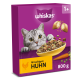 Violette Whiskas Katzenfutterbox mit grauer Katze, die hervorlugt, und Futterschale; sichtbarer Text 'Mit saftigem HUHN', '1+', '800 g'