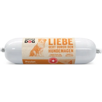 Zylindrische Hundefutterverpackung beschriftet mit "natura DOG" mit einer Hundzeichnung und dem Text: "LIEBE GEHT DURCH DEN HUNDMAGEN" und "Poulet mit Reis Terrine."
