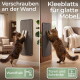 Katze kratzt an vertikalen Wand- und Schrankmatten; sichtbarer deutscher Produkttext und Symbole: Verschrauben..., Kleeblatt...