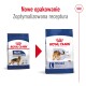 Nowe opakowanie karmy dla psów Royal Canin Maxi Adult, z porównaniem starych i nowych wzorów obok siebie.