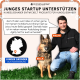 Philipp steht mit dem Deutschen Schäferhund Bella und bewirbt ein Hundesportset vor einer Ravensburg-Karte, um ein Haustierprodukt-Startup zu unterstützen.