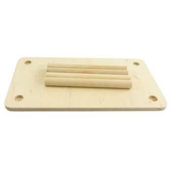 Holz-Tiertrainingsbrett mit drei zylindrischen Stiften, entworfen für interaktives Spielen und Training.