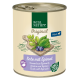 Dosenfutter für Hunde "Real Nature Original" mit dem Etikett "Ente mit Spinat," das Superfoods wie Spinat und Heidelbeeren zeigt.