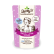Verpackung für Kittenfutter mit "Betty's Landhausküche", lila Design, Frau mit Kätzchen und dem Text "Hühnchen mit Pute & Lachsöl."