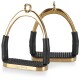 Goldene und schwarze Reitsteigbügel mit Gummigriffen, mit dem Markennamen "EQUINATE" auf der Fußplatte.