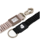 Zwei Bungee-Hundeleinen: eine beige mit Metallkarabinerhaken und 'Max & Molly Urban Pets'-Logopatch; eine schwarze mit Hundeemblem und Metall-O-Ring.