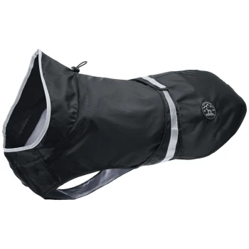 Schwarze wasserdichte Hundejacke mit reflektierenden Streifen und Kapuze, mit einem Logo an der Seite.