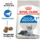 Royal Canin Home Life Indoor 7+ kattenvoer zak met een grijze tabby kat, met tekst die gezondheidsvoeding en aangepaste brokjesgrootte benadrukt.