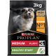3 kg Purina Pro Plan Hundefutterbeutel mit einem Welpen auf der Vorderseite. Höhepunkte: "Hoher Proteingehalt," "Huhn Nr. 1," "Mittelgroßer Welpe," "Gesunder Start."