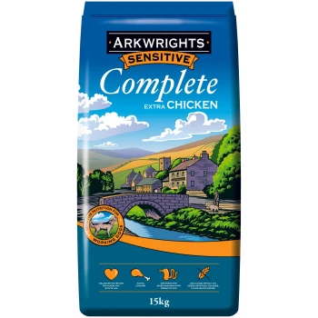 15kg Tüte Arkwrights Sensitive Complete Extra Chicken Hundefutter mit ländlicher Illustration und Symbolen für Ernährung und Verdauung.
