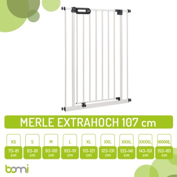 Ein weißes Haustiergitter mit der Aufschrift 'Merle Extrahoch 107 cm' mit Größenoptionen von XS bis XXXXXL, vor einem hellen Hintergrund präsentiert.