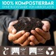 Eine Person hält dunkle Erde mit einem kompostierbaren Produkt, das mit "100% KOMPOSTIERBAR" beschriftet ist, sowie Logos zur Kompostierbarkeit.