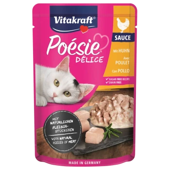 Katzenfutterbeutel mit einer weißen Katze, grünen Augen, beschriftet mit "Vitakraft Poésie Délice Sauce," was anzeigt, dass es zuckerfrei und getreidefrei ist.