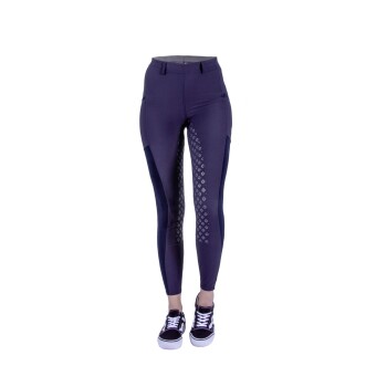 Navyblaue Leggings mit gemusterten Seitenpaneelen, kombiniert mit schwarzen Sneakers, vor einem weißen Hintergrund präsentiert.