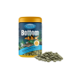 Aquaris Bottom Fischfutter in einem gelben Behälter, mit einem Teller grüner, tablettenförmiger Pellets daneben.