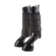 Schwarze Pferdestiefel mit strukturiertem Finish und verstellbaren Riemen, entworfen für Schutz und Unterstützung beim Reiten.