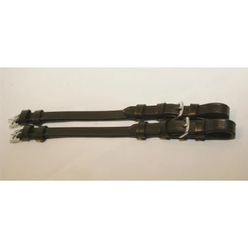 Zwei dunkelbraune Leder-Haustierhalsbänder mit verstellbaren Schnallen, flach auf einem weißen Hintergrund ausgelegt.