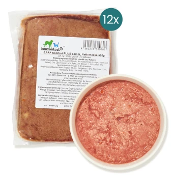 Verpacktes Haustierfutter mit der Aufschrift "BARF Komfort PLUS Lamm" für Hunde und Katzen, mit einer 500g Portion und Nährwertangaben auf der Rückseite.