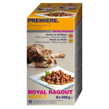 Eine verspielte getigerte Katze ruht neben einer bunten "Premiere Royal Ragout"-Box, die Geflügelstücke und das Etikett "Reich an Geflügel" zeigt.
