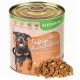 LECKER.PET-Dose mit Nassfutter für Hunde, beschriftet 'Saftige Fleischmahlzeit Mit Huhn und Kartoffeln', Rottweiler und ein Haufen Futter.