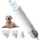 Ein Golden Retriever sitzt glücklich neben einem schlanken weißen Haustierpflegegerät mit einer Düse, das blaue und grüne Partikel ausstößt.