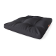Schwarzes Haustierbett mit einem gepolsterten Design, das eine glatte Oberfläche und ein kleines Etikett an der Seite aufweist.