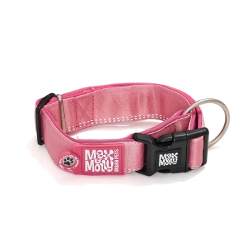 Rosa verstellbares Stoffhalsband für Hunde mit schwarzer Schnalle, metallischem D‑Ring, 'Max & Molly'-Logo und kleinem Anhänger 'Verloren? Bitte zurückgeben'.